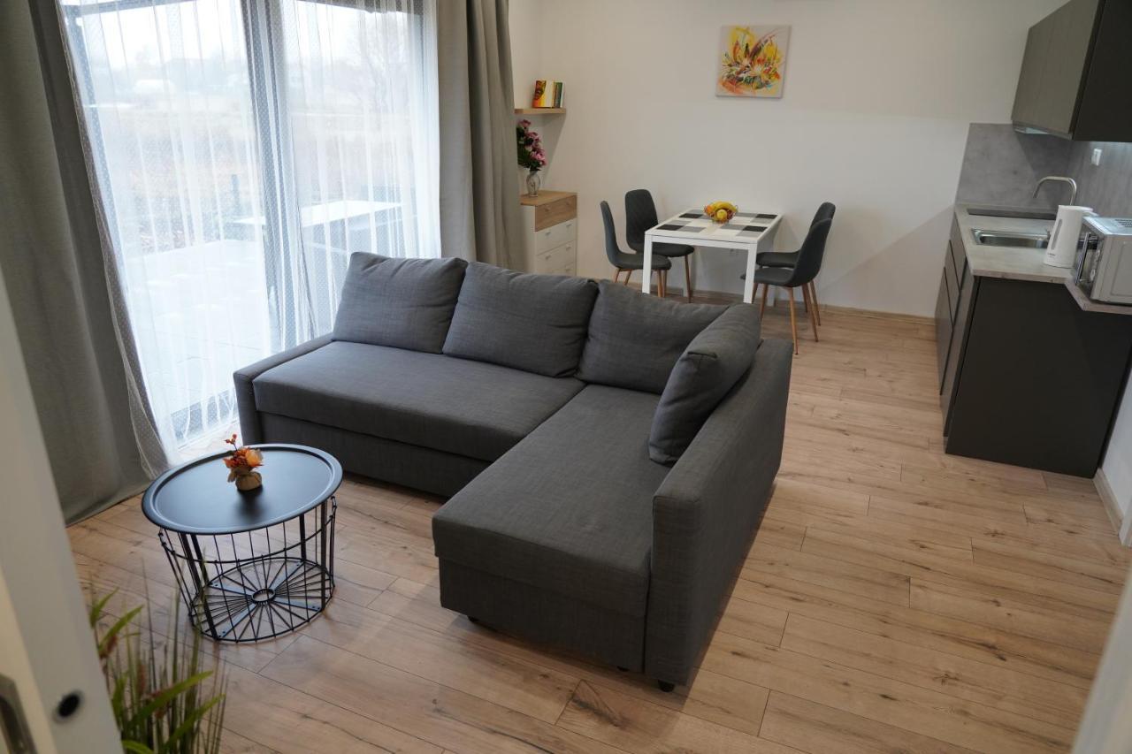 Nesvady Apartman Zuzana מראה חיצוני תמונה